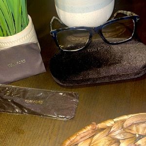 TOM FORD Authentic 👓